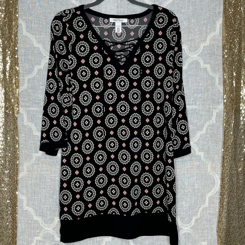 White House Black Market Red and Black Tunic Top V Neck Drawstring Size M